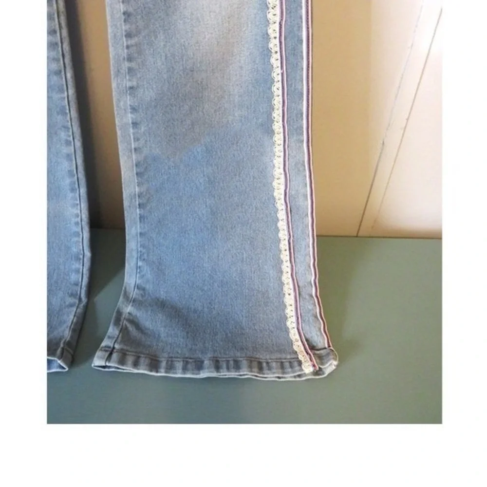 NWOT 123 ONS Women's Jeans Size 29 Light Wash Flare Leg Decorative‎ Trim